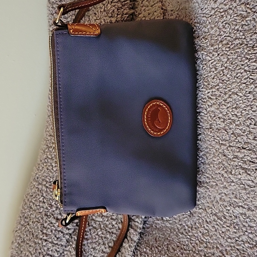 Dooney & bourke navy crossbody pouchette.
